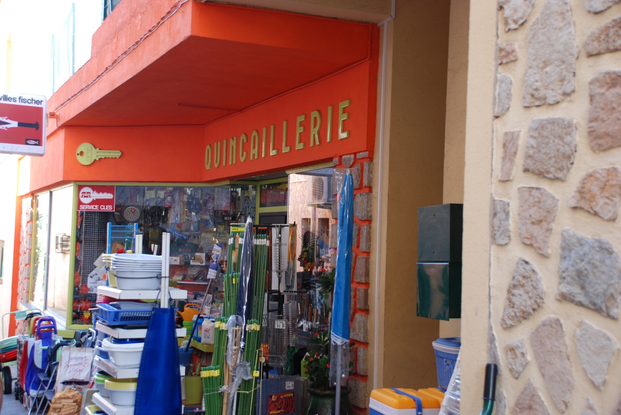 la quincaillerie du village